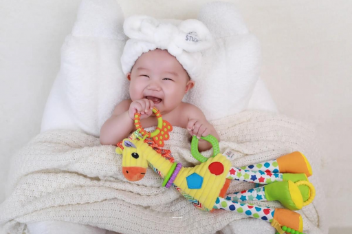 安岳宝宝的口欲期 安岳宝宝的口欲期